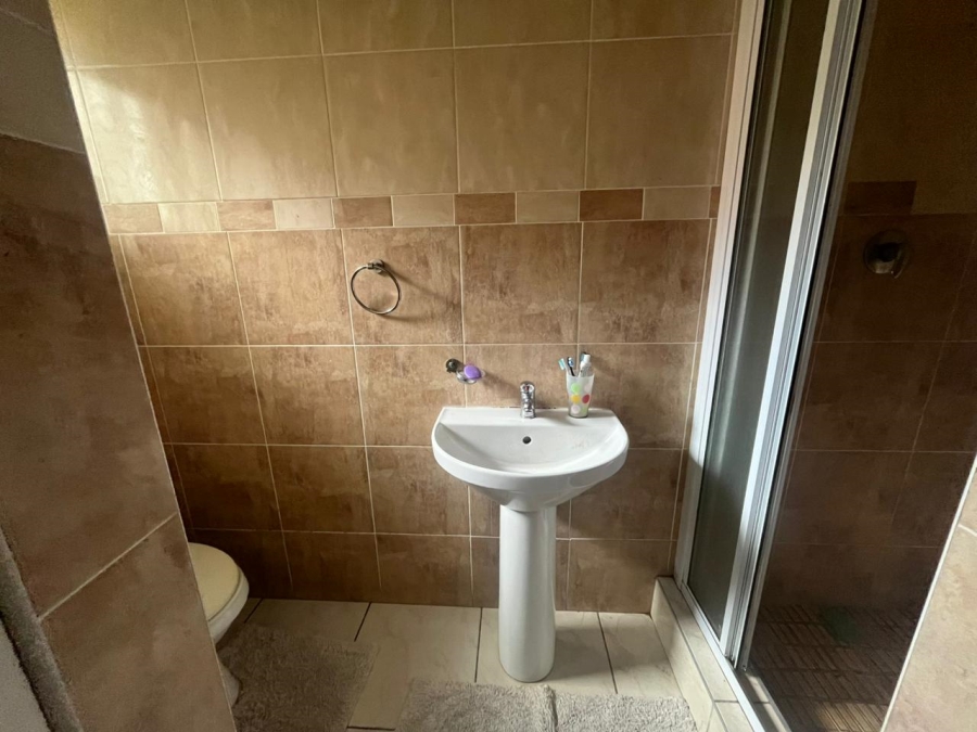 5 Bedroom Property for Sale in Amalinda Eastern Cape